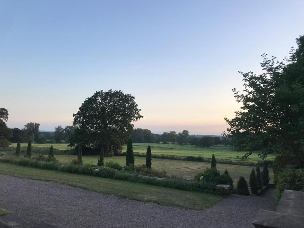 Willington Hall Hotel Tarporley Buitenkant foto