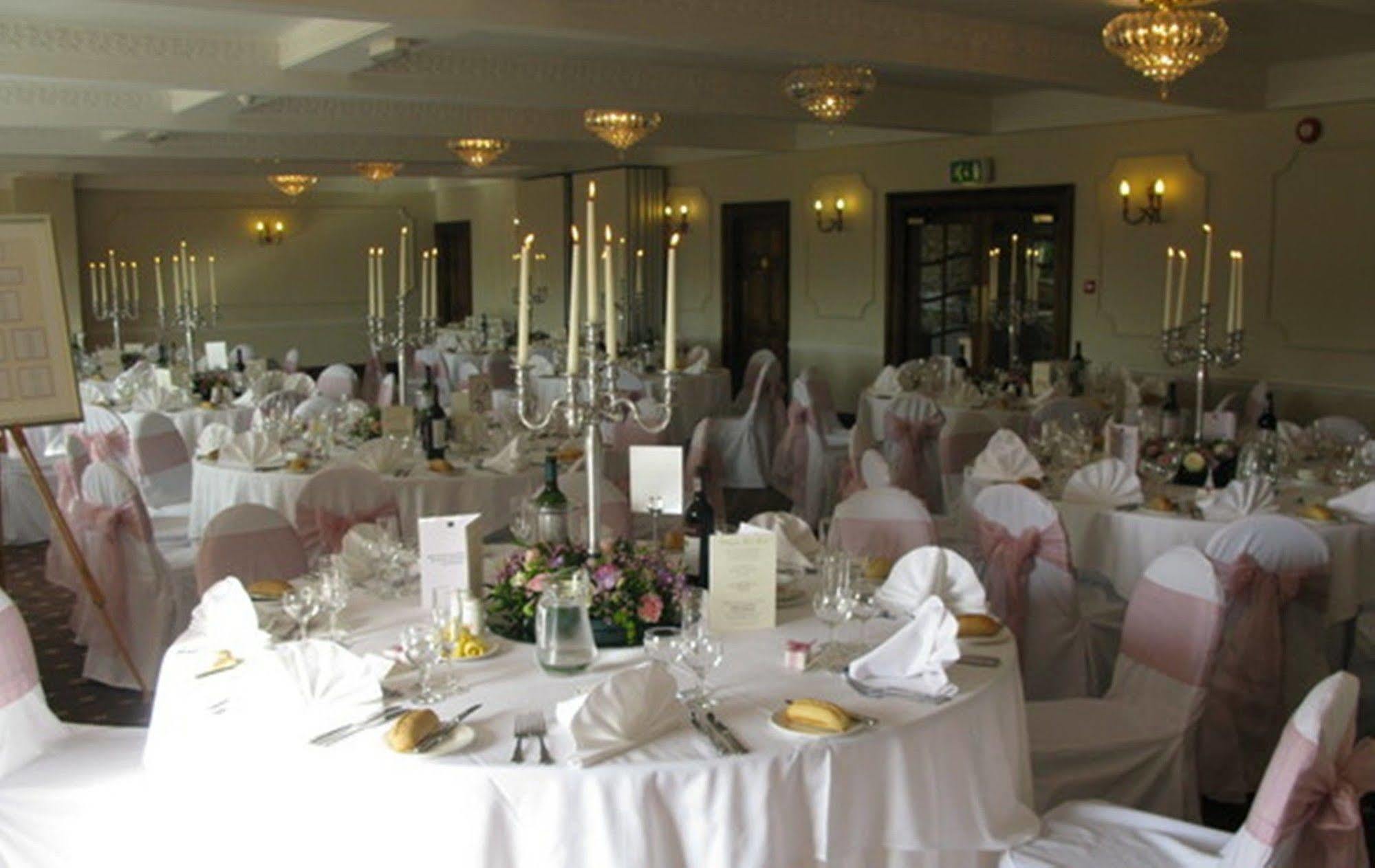 Willington Hall Hotel Tarporley Buitenkant foto